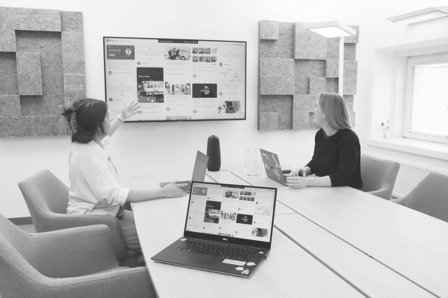 Teamarbeit bei der Analyse von Geschäftsdaten und Rentabilitätskennzahlen